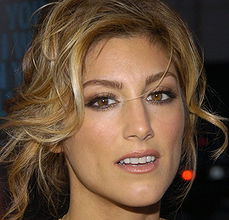 Jennifer Esposito pictures and photos