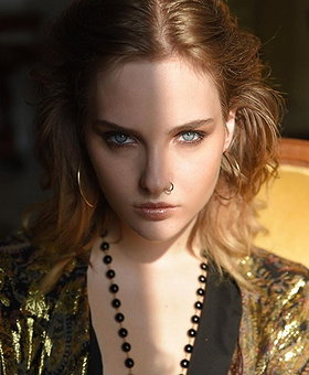 Victoria De Angelis