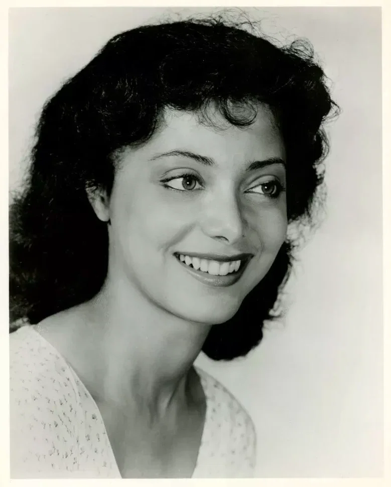 Ellen Holly