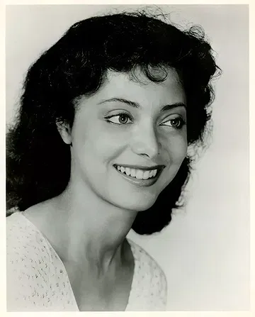 Ellen Holly