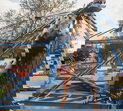 Ainsley Rae pictures and photos