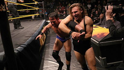 Roderick Strong vs. Pete Dunne (2018/02/14)
