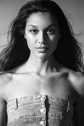 Samantha Castillo model