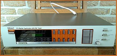 TEAC T-9 AM-FM Tuner