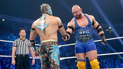 Ryback vs. Kalisto (WWE, 11/12/15)
