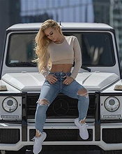Kindly Myers pictures and photos