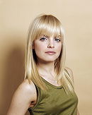 Mena Suvari