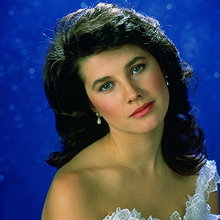Daphne Zuniga pictures and photos