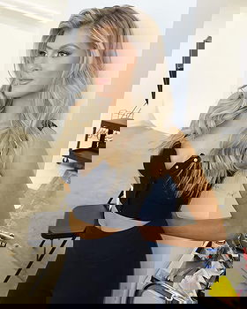 Bella White (fashion model)