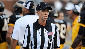 Sarah Thomas (American football official)