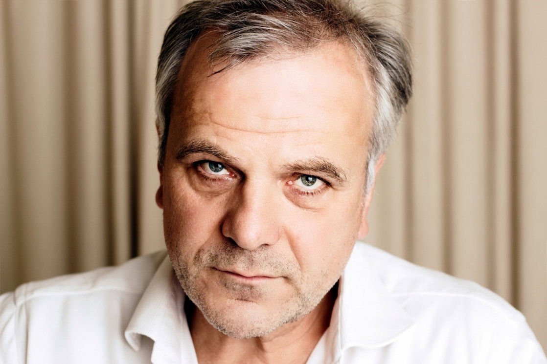 Bernhard Schütz