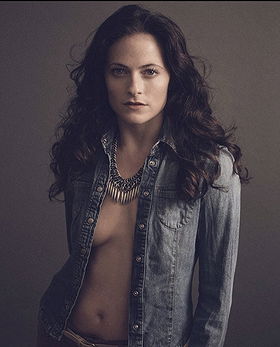 Lara Pulver