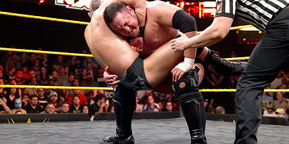 Samoa Joe vs. Tommaso Ciampa (NXT, 12/02/15)