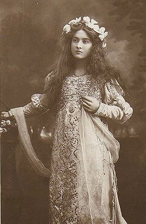 Maude Fealy Maude Fealy