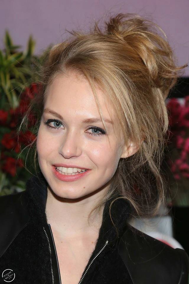 Penelope Mitchell bio