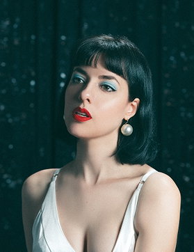 Lola Blanc