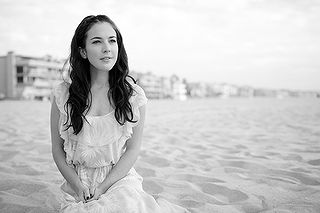 Martha MacIsaac pictures and photos