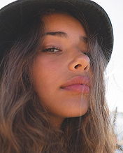 Carolina Azevedo pictures and photos