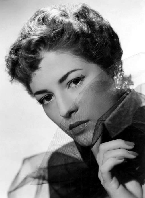 Anilza Leoni