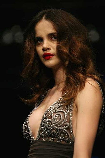 Tugçe Kazaz