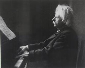 Edvard Grieg (piano)