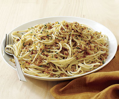 Spaghetti with Fresh Breadcrumbs, Garlic, and Extra-Virgin Olive Oil