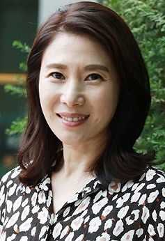 Hwang Young Hee