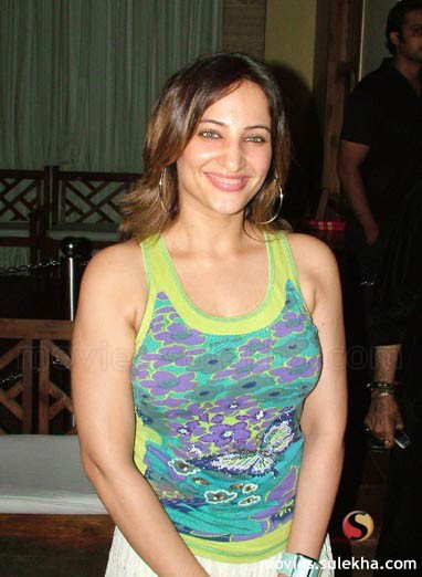 Rakhshanda Khan