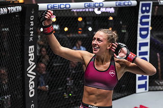 Dakota Ditcheva pictures and photos
