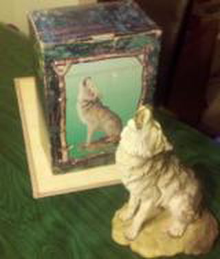 Wolf Figurine - Large Wolf Howling
