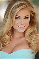 Nikki Leigh
