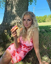 Klara Hellqvist pictures and photos