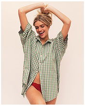 Sarah Hands pictures and photos