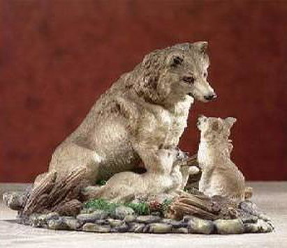 Wolf Figurine - Mother sitting with Pups