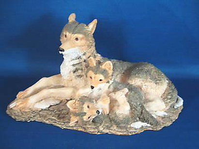 Wolf Figurine - Mother with Cubs