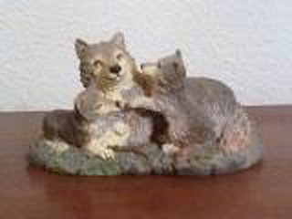 Wolf Figurine - Wolf Mother with Pups (Russ Berrie)