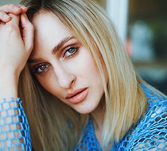 Alyssa Barbara pictures and photos