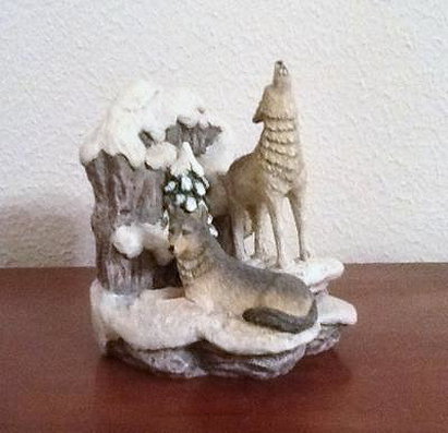 Wolf Figurine - Wolf Pair in Snow (Bookend Single)