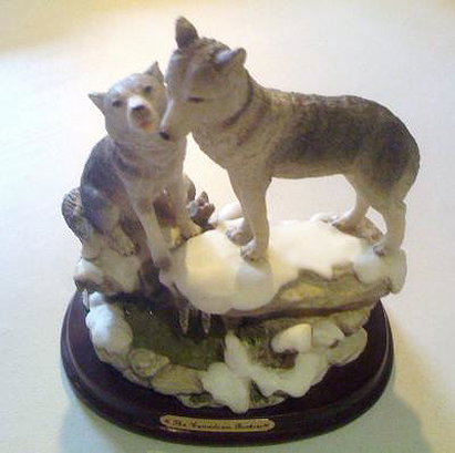 Wolf Figurine - Wolf Pair on Icy Rocks