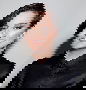 Zoe Lyons