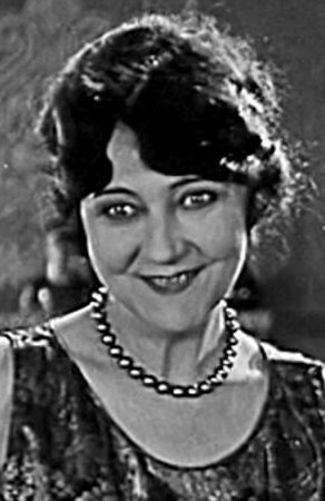 Charlotte Mineau