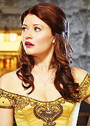 Belle (Emilie de ravin)