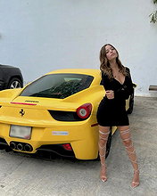 Melanie Pavola pictures and photos