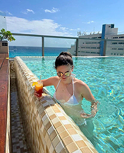 Abbi Pulling pictures and photos