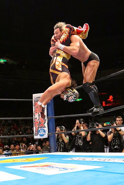 Kenny Omega vs. Mascara Dorada (NJPW, Invasion Attack 2015, 04/05/15)