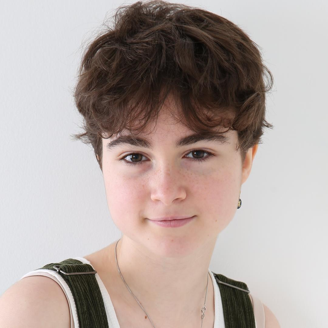 Inez Currõ