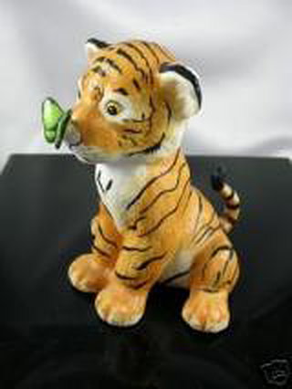 Tiger Figurine - Ceramic cub, 