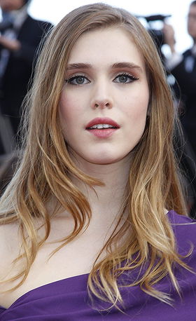 Gaia weiss hot