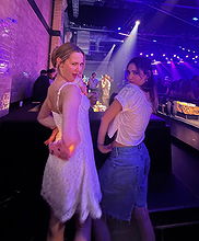 Iris Apatow pictures and photos