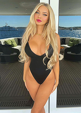 Sophie Saint pictures and photos